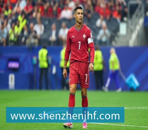 乐竞体育绿茵鏖战八强定，四强争锋周末现！杨浦“街超”八强赛高燃战报请查收→